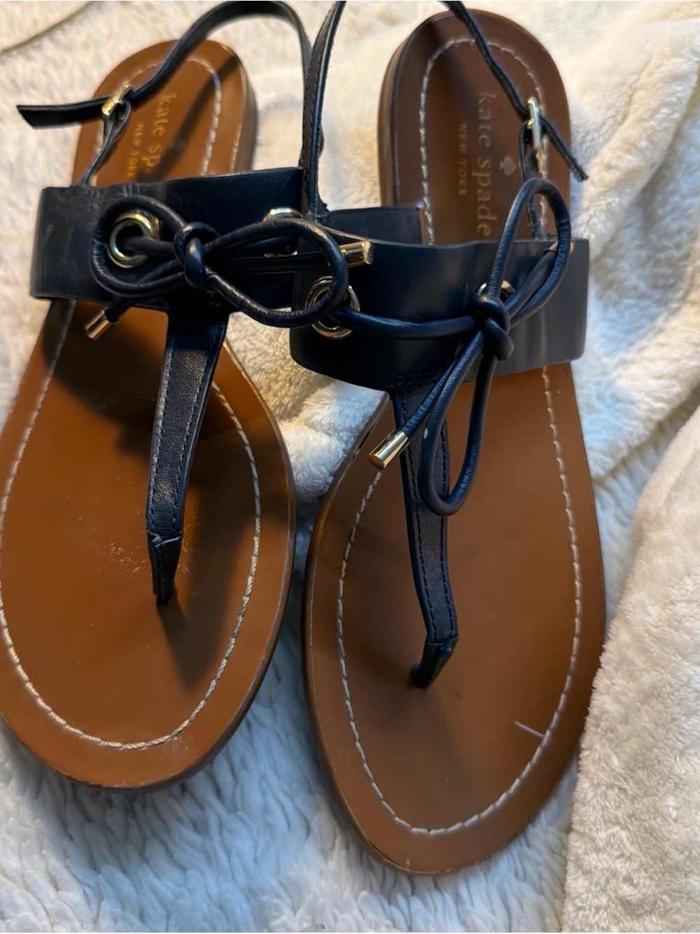 Kate Spade Navy Leather size 8 Knot Thong Sandals
